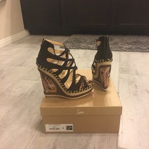 Christian Loubuiton Tosca 140 Suede/Bazin